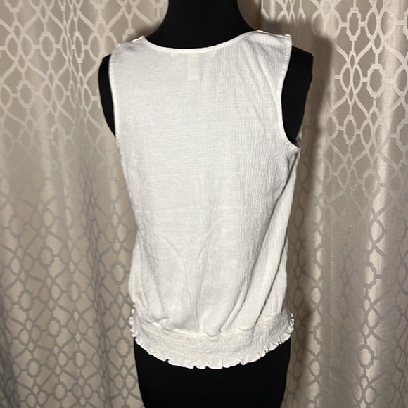 French Laundry Petite P/M size white sleeveless top - Picture 3 of 8